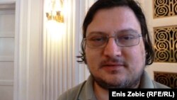 Ponoš: Paradoks na političkoj sceni