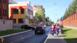 Казанда VIP мәктәпне полиция белән саклап ачтылар