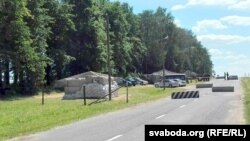 Блёкпост на ўезьдзе ў Бераставіцу