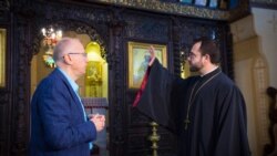 Посол Ігор Осташ з Архімандритом Шарбелем Маалуфом в монастирі Святого Іоанна