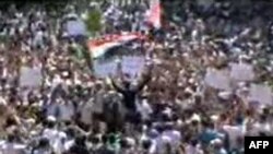 اعتراض در سوریه، عکس تزئینی است