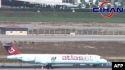 دو هواپیماربا که هواپیمای متعلق به شرکت « اطلس جت » ترکیه را روز شنبه ربوده بودند خود را تسلیم مقامات ترکیه کردند.