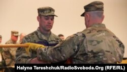 27-а піхотна бригада армії США урочисто перебрала командування від колег із 45-ї піхотної бригади Національної гвардії Збройних сил США, 22 листопада 2017 року