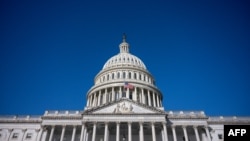 ساختمان کاپیتول در واشینگتن که مجلس سنای آمریکا نیز در آن قرار دارد