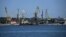Морський порт Маріуполя, через який РФ також вивозить продукцію з захоплених українських територій 