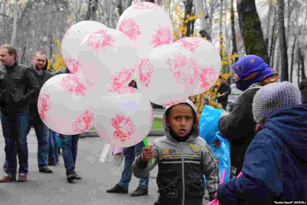 Рӯзи модар дар Душанбе