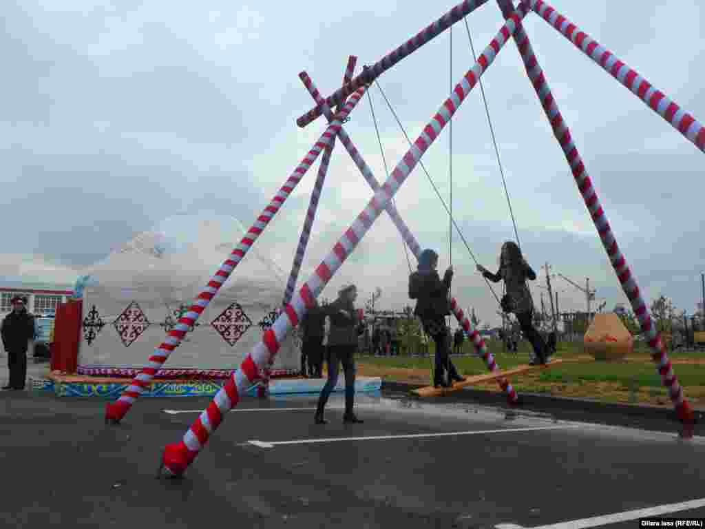 Алтыбакан - традиционные казахские качели.&nbsp;