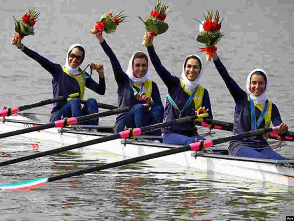 زنان قایقران ایرانی در بازی های آسیایی چین