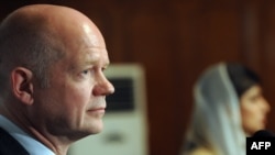 ویلیام هیگ، وزیر خارجه بریتانیا در جریان کنفرانس در افغانستان