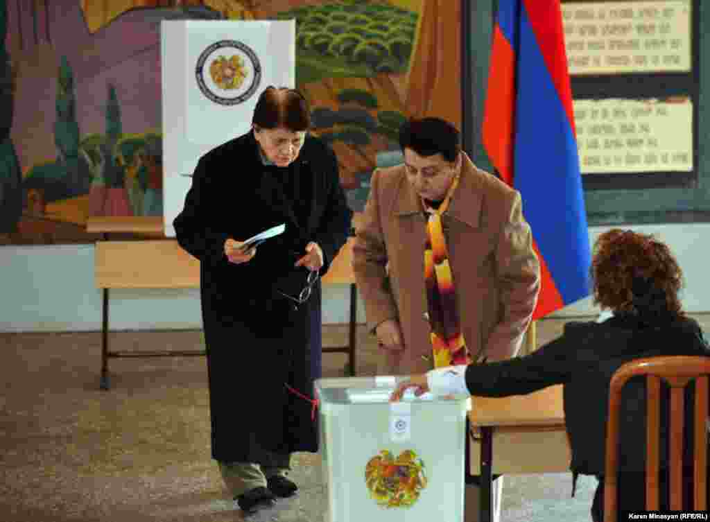 Armenia -- Presidential elections, 18Feb2013