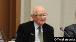 Хокук белгече Борис Железнов