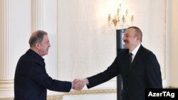 Ադրբեջանի նախագահ Իլհամ Ալիևը նստավայրում ընդունել է Թուրքիայի պաշտպանության նախարար Հուլուսի Աքարին, Բաքու, 31 դեկտեմբերի, 2020թ.
