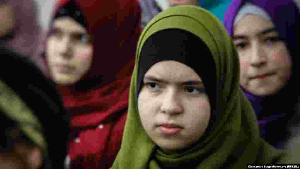 Aliye - &quot;Bağçasaray Hizb ut-Tahrir davası&quot;nıñ iştirakçisi Edem Smailovnıñ qızı