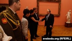 З нагоды 94-х угодкаў аднаўленьня Літоўскай дзяржавы амбасада гэтай краіны ў 2012 годзе прэзэнтавала рэдкія музэйныя экспанаты. 