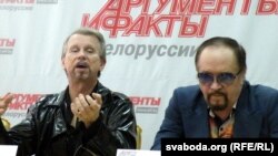 Анатоль Кашапараў (зьлева) і Лявон Барткевіч