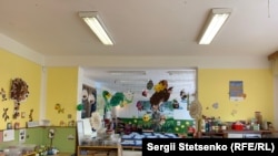 Під дією сонячного світла фарба здатна вбивати бактерії. Її використали в одному з дитячих садочків Паскова