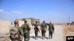 Сирия аскерлери Алеппо провинциясында. 16-октябрь, 2015-жыл.