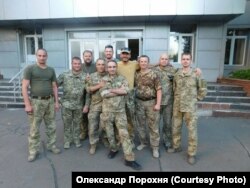 Олександр Порохня (в центрі)