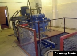 Производственный цех ТОО "Вибромаш УК" в селе Шубар-Агаш Восточно-Казахстанской области, 26 мая 2011 года. Фото Анатолия Ковшика.