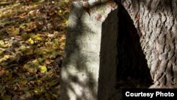 Бишбалта зиратындагы җимерек кабер