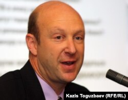 Представитель Центра ОБСЕ в Астане Эндрю Оффенбахер. Алматы, 5 декабря 2011 года.