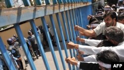 Пакстандагы АКШ илчелеге янында фильмга протест чаралары