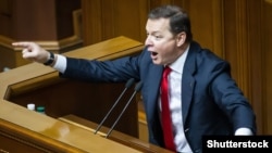 Лідера «Радикальної партії» Олега Ляшка неодноразово звинувачували в сексистських висловлюваннях щодо колег-депутаток