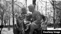 Ленин һәм Сталин һәйкәле