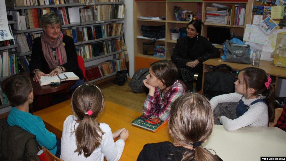 Svakoga dana veliki broj mališana dolazi slušati priče