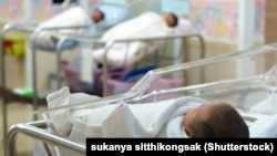 За батьками немовлят тепер право обирати: «пакунок малюка» отримувати у грошовій чи в натуральній формі