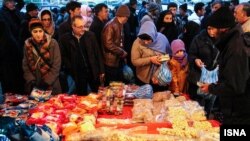 خاوند:در مورد نرخ تورم ماه به ماه هم می بینیم که ما شاهد شتاب گرفتن نرخ تورم هستیم نه کاهش آن. 