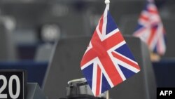 В нем – 20 физических лиц, более 60 организаций, связанных с финансовым, энергетическим и оборонным сектором, а также 18 танкеров российского теневого флота