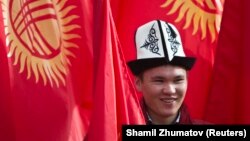 Ак калпак күнүнө арналган иш-чара. Бишкек. 4-март, 2013-жыл.