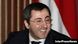 По распространенной информации, Зураб Адеишвили покинул Грузию 2 октября, вскоре после того, как стали известны итоги парламентских выборов. Грузинские СМИ до сих пор не могут установить его местонахождение 