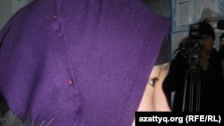 Перизат Молдашева - С.Бәйішев атындағы Ақтөбе университеті   сырттай оқу бөлімінің  студенті. Ақтөбе, 7 желтоқсан 2011 жыл.