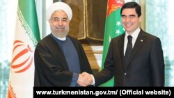 Eýranyň prezidenti Hassan Rohani we Türkmenistanyň prezidenti Gurbanguly Berdimuhamedow
