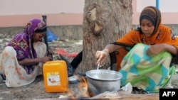 شهروندان غیرنظامی در عدن به اردوگاه‌های موقتی 