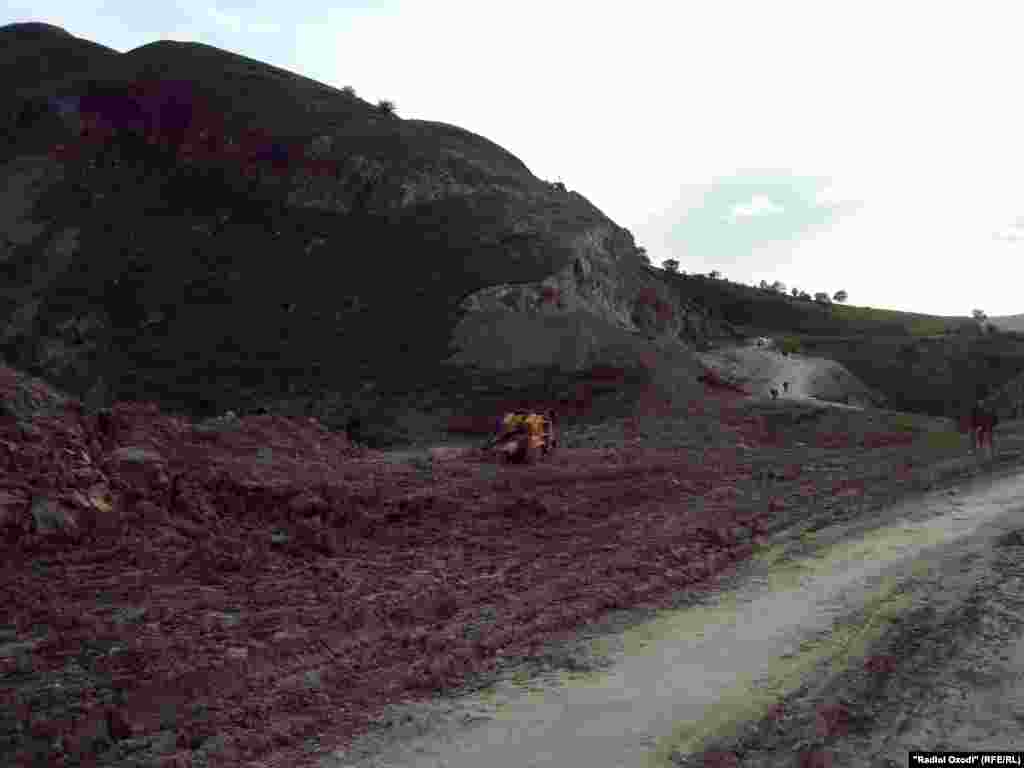 Сохтмони роҳи оҳани Ваҳдат-Ёвон аз сар гирифта шуд