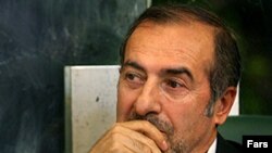 مرتضی الویری؛ شهردا اسبق تهران و از مشاوران مهدی کروبی نامزد اصلاح‌طلب انتخابات ۸۸