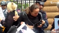 Ցուցարարները պահանջում են պատժել զոհված զինվորների մայրերին բռնության ենթարկած իրավապահներին