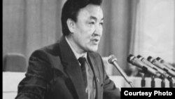 Кыргыз Республикасынын туңгуч премьер-министри Насирдин Исанов. 