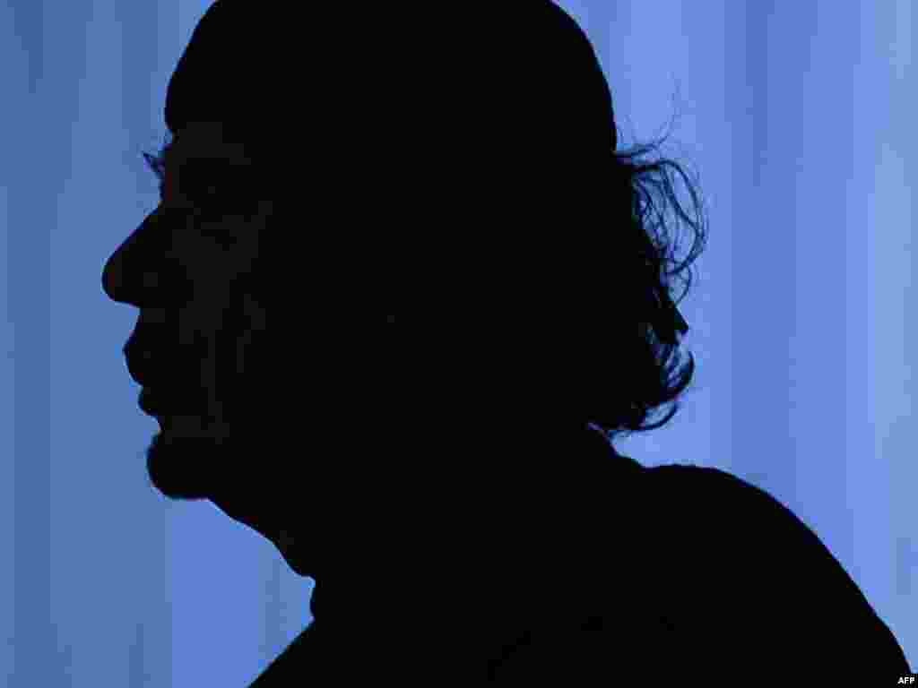 Кадафі выступае на сэсіі Усясьветнага саміту па харчовай бясьпецы ў Рыме 16 лістапада 2009 году.