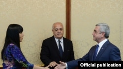 Президент Армении Серж Саргсян встречается с представителями партии «Процветающая Армения», Ереван, 12 марта 2015 г. (Фотография - пресс-служба президента Армении)