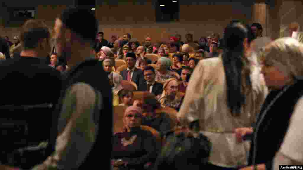 &quot;Җан белән сөйләшү&quot; спектакленә килгән тамашачы