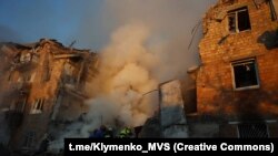 На месцы расейскага ўдару па жылым доме ў Кіеве, 28 жніўня 2025 году