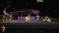 Оғози Ҷашнвора-озмуни театрҳои касбӣ "Парасту-2015"