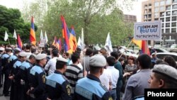 Акция протеста против обязательной накопительной пенсионной системы (архив)