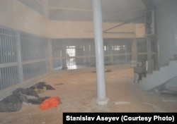 Одяг засуджених на смерть у тюрмі Седная, Сирія, 20 грудня 2024 року