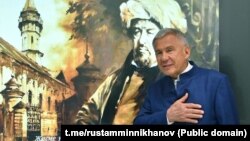 Татарстан президенты Рөстәм Миңнеханов Шиһабетдин Мәрҗани исемендәге 2нче татар гимназиясендә, 2025 елның гыйнвары