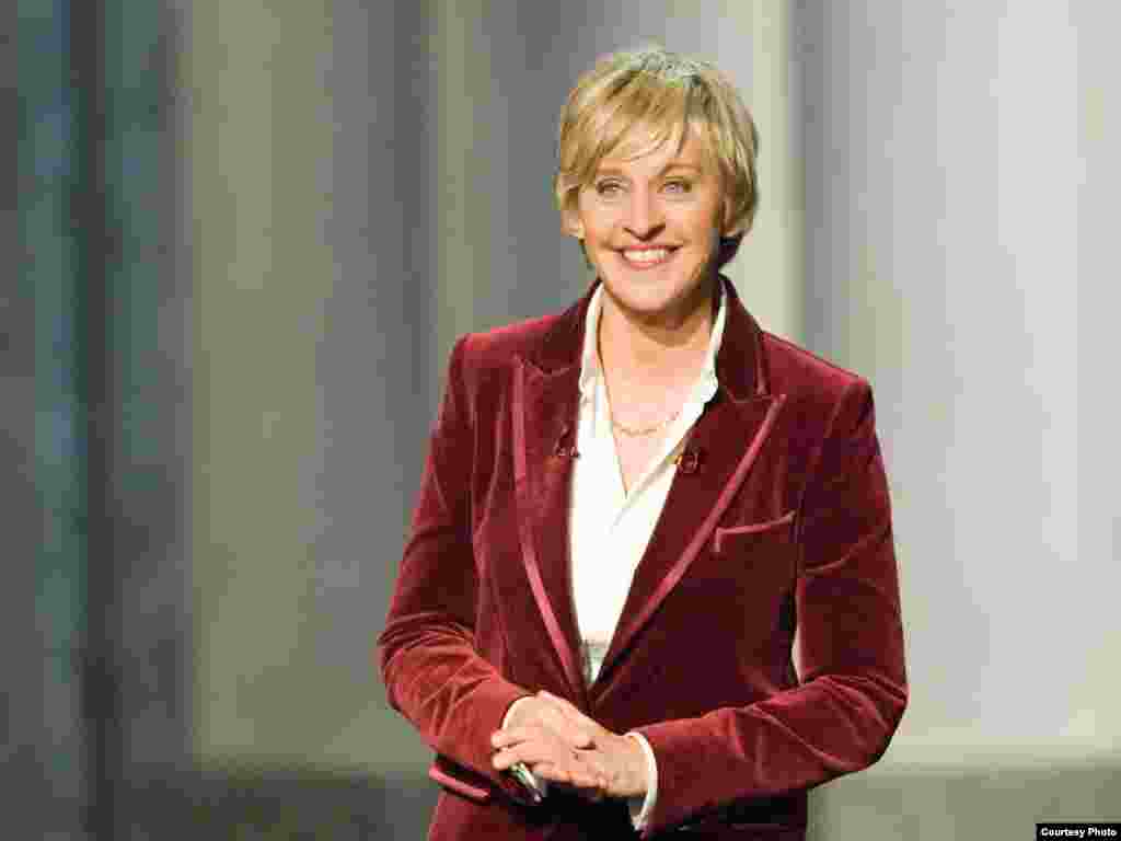 «الن د جنرس»، اولین مجری همجنس گرای اسکار، در ابتدای برنامه همه کاندیداها را به آرامش دعوت کرد.